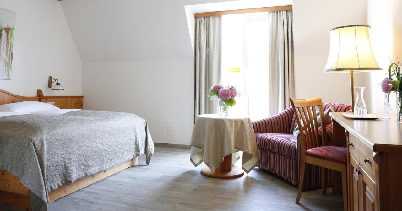 Birkenhof Gols - B & B - Wohlfuehl Hotel Mit Wochenend-Restaurant Extérieur photo