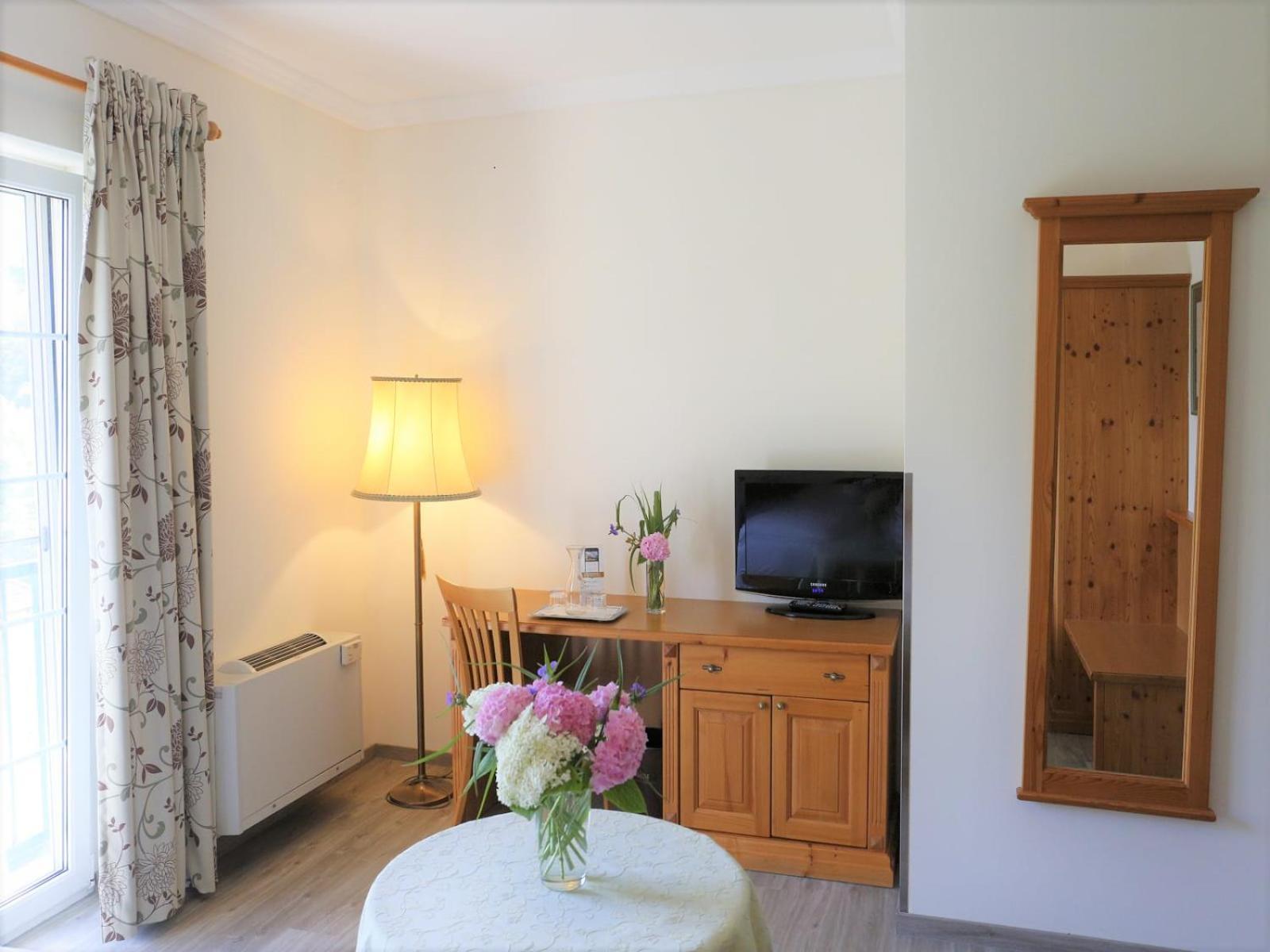 Birkenhof Gols - B & B - Wohlfuehl Hotel Mit Wochenend-Restaurant Extérieur photo