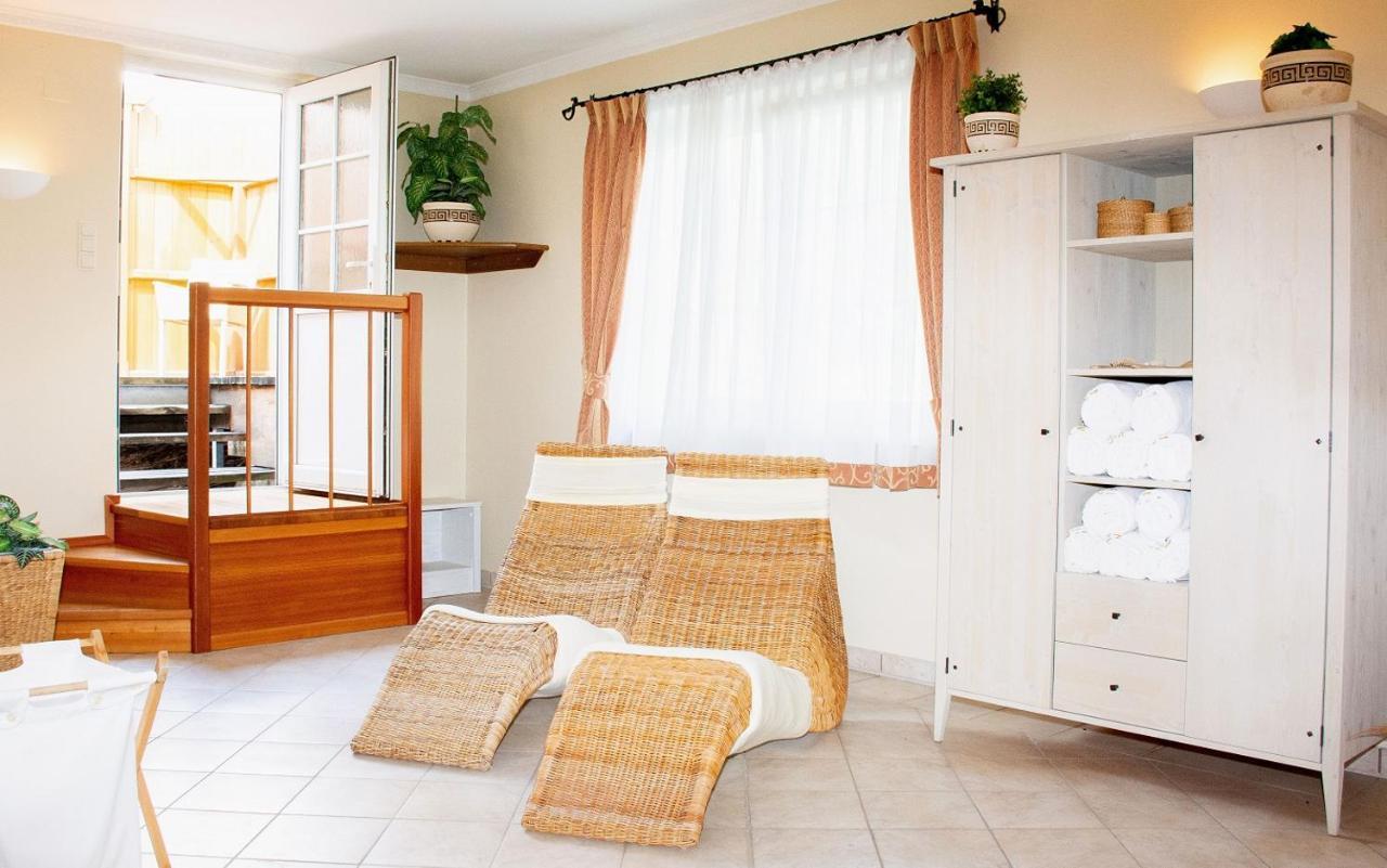 Birkenhof Gols - B & B - Wohlfuehl Hotel Mit Wochenend-Restaurant Extérieur photo
