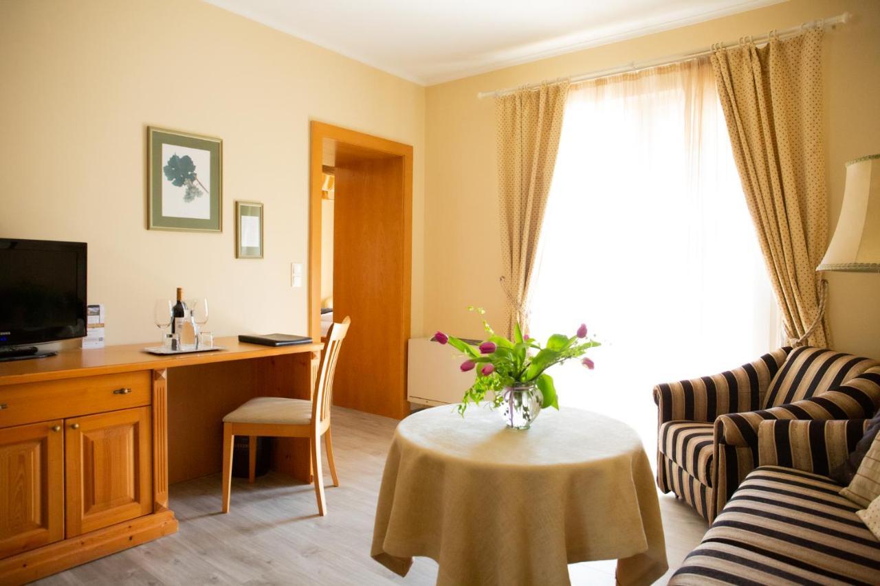 Birkenhof Gols - B & B - Wohlfuehl Hotel Mit Wochenend-Restaurant Extérieur photo